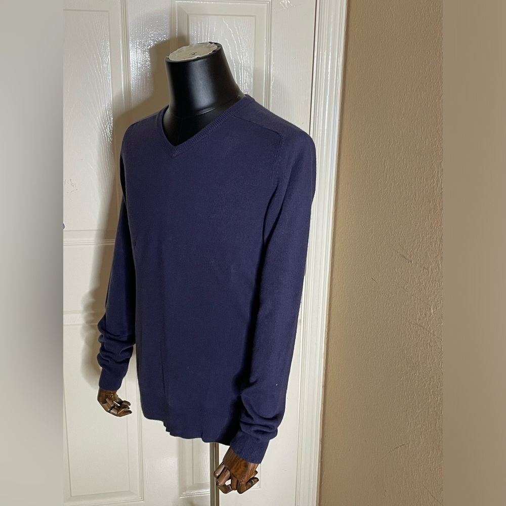 John Lewis Men's Acrylic V-Neck Sweater, Navy, Made in the USA, Medium - Picture 3 of 10